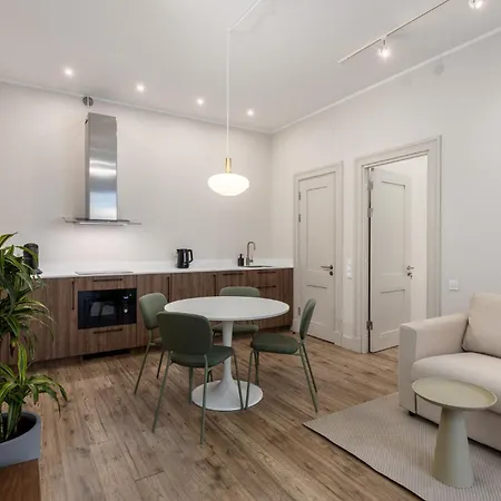 Art Noveau Quarter With Patio *