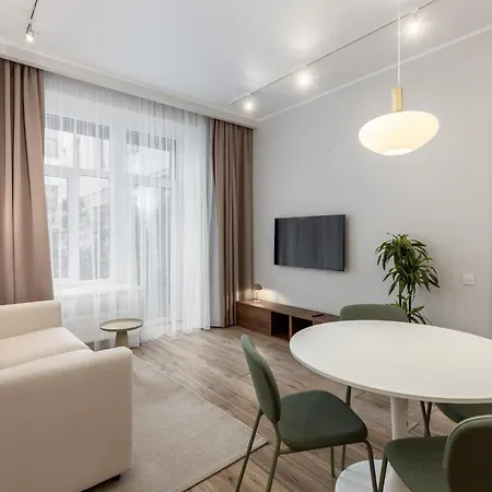 Art Noveau Quarter With Patio Apartment *
